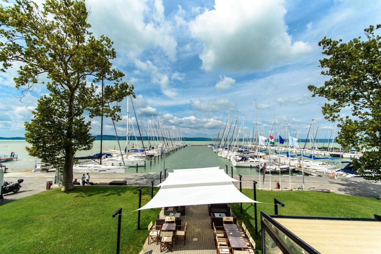 Bl Bavaria Yachtclub & Apartments บาลาตอนแลลเล ภายนอก รูปภาพ