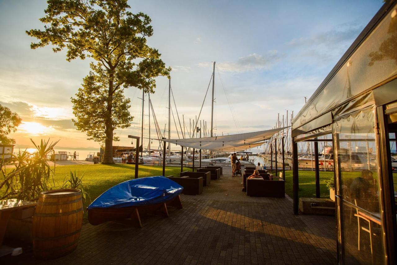Bl Bavaria Yachtclub & Apartments บาลาตอนแลลเล ภายนอก รูปภาพ
