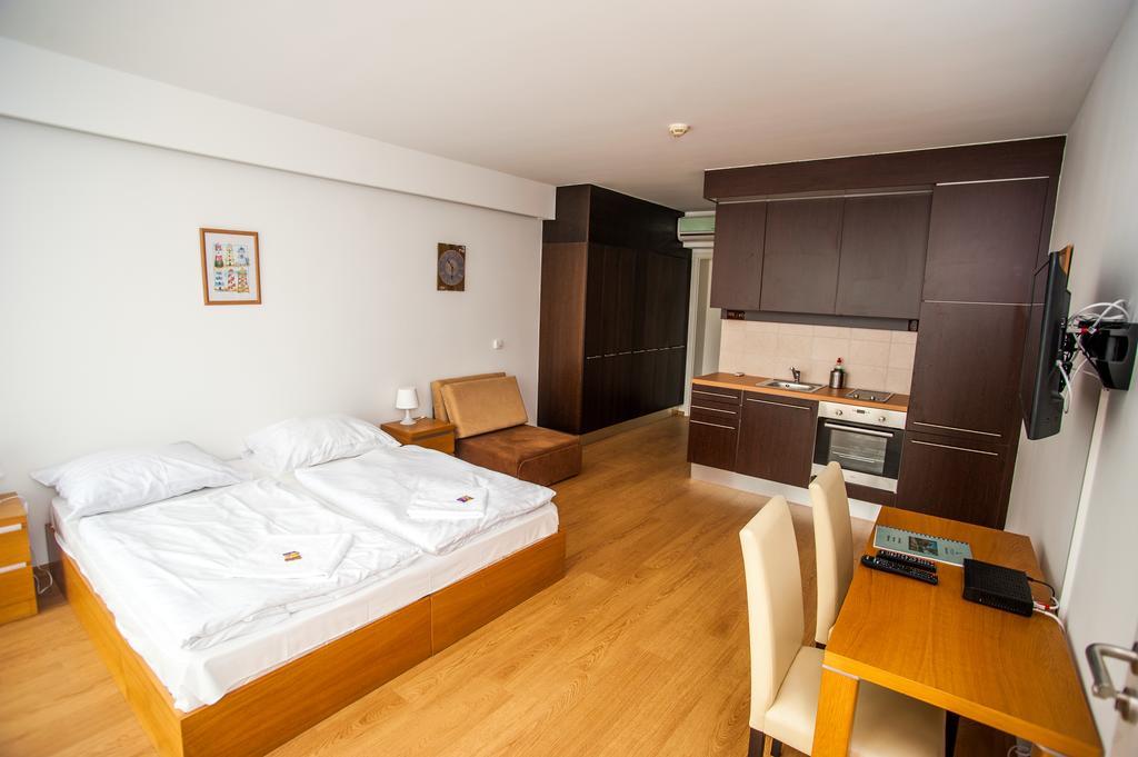 Bl Bavaria Yachtclub & Apartments บาลาตอนแลลเล ห้อง รูปภาพ