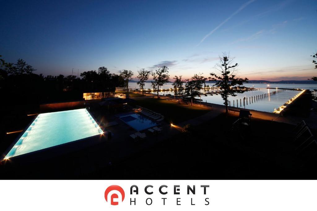 Bl Bavaria Yachtclub & Apartments บาลาตอนแลลเล ภายนอก รูปภาพ